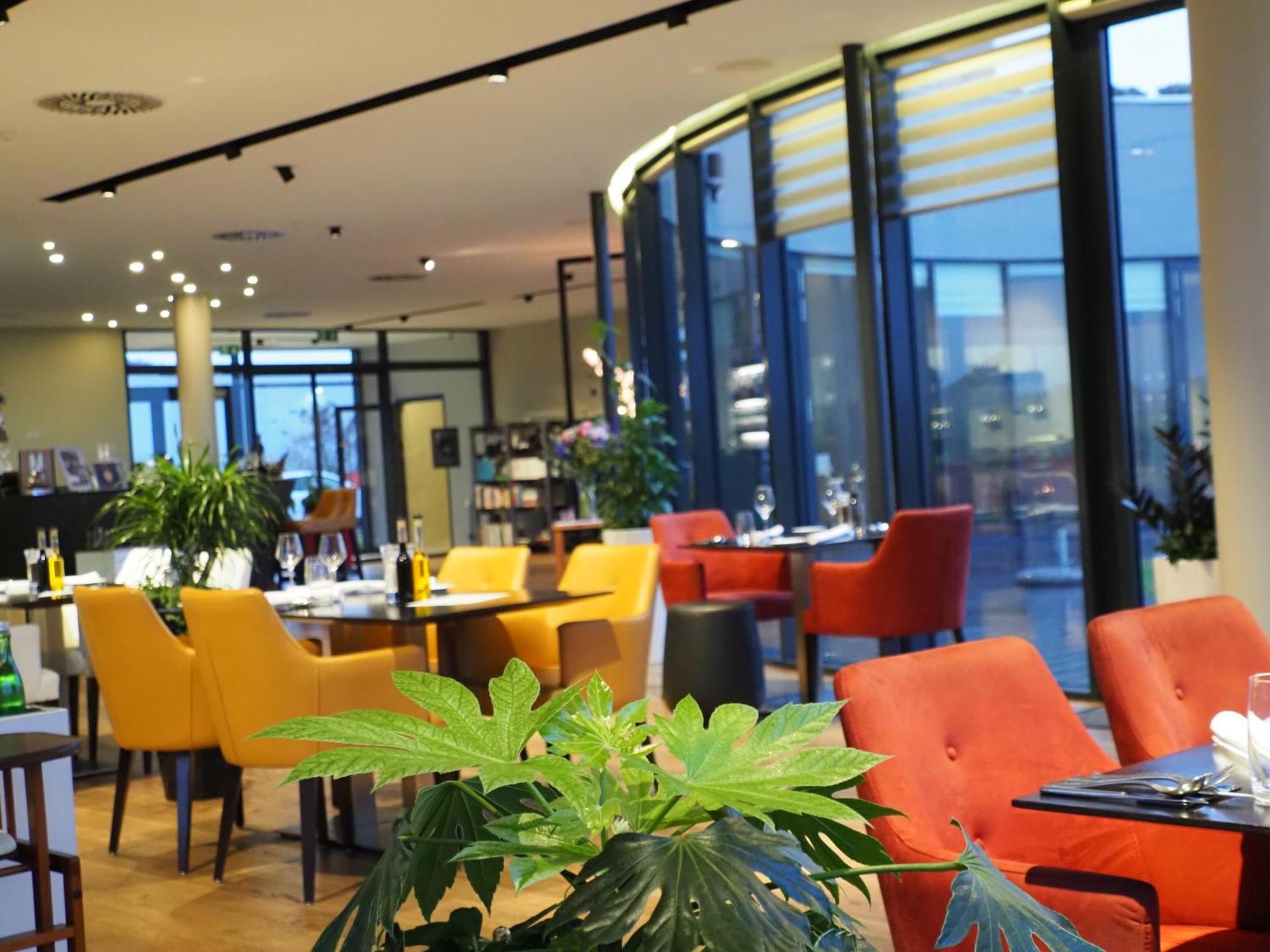 Mg Restaurace/Luxury Apartments Mladá Boleslav Exteriör bild