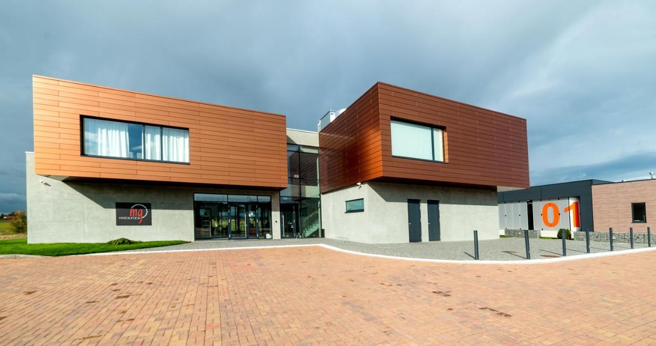 Mg Restaurace/Luxury Apartments Mladá Boleslav Exteriör bild